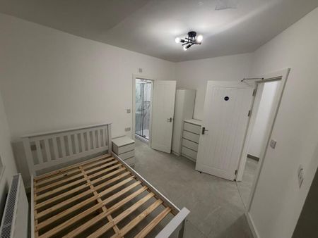 5 bedroom house of multiple occupation to rent - Photo 3