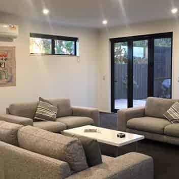 Beautiful fully furnished immaculate modern home in Beachside Location! - Photo 1