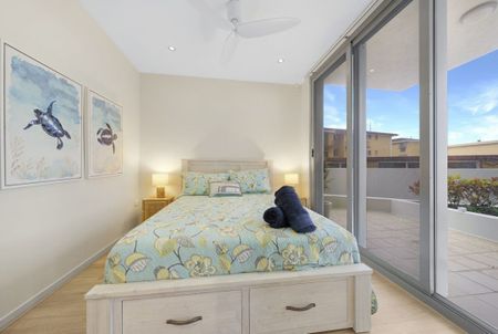 DESIGNER GROUND FLOOR APARTMENT - Photo 2