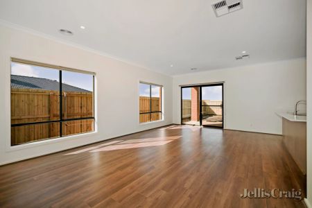 4 Bed, 2 Bath - Photo 4