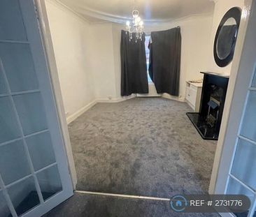 4 bedroom detached house to rent - Photo 3