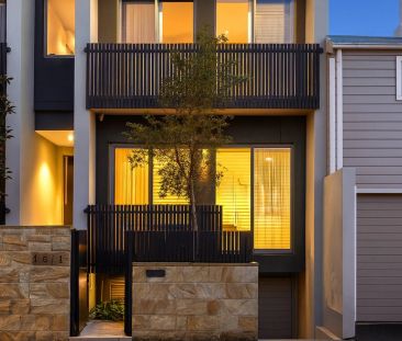 Architecturally Designed Luxury Residence in the Heart of Queens Park - Photo 3