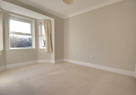 3 bedroom end of terrace house to rent - Photo 2