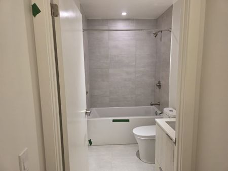 For Lease - 110 Broadway Avenue Unit# 214, Toronto, Ontario - Photo 2