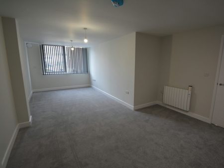 Flat to rent on - Photo 2