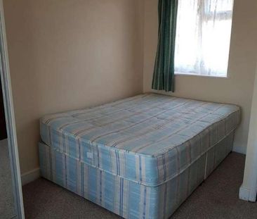 Sycamore Avenue, London, W5 - Photo 5