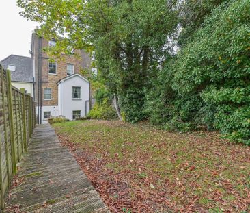 2 bedroom flat to rent - Photo 6