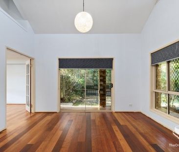 Executive living at Calamvale with Stretton College Catchment - Photo 3