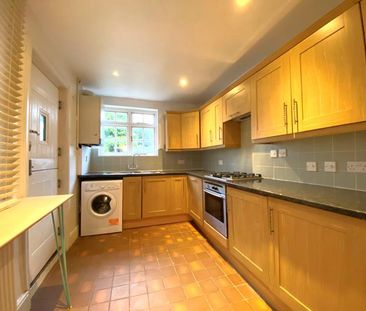 Cheselden Road, Guildford, Surrey, GU1 - Photo 3