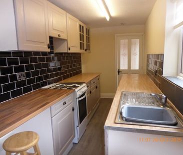 2 bedroom terraced house to rent - Photo 1