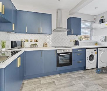 1 bedroom in a house share to rent - Photo 4