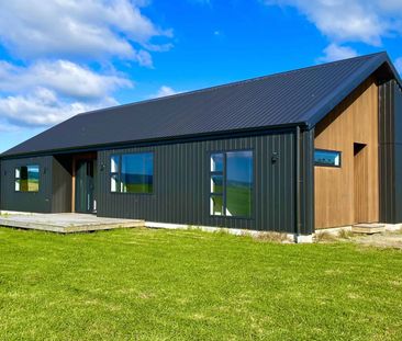 4 Bedroom Modern Home in the Countryside - Photo 4