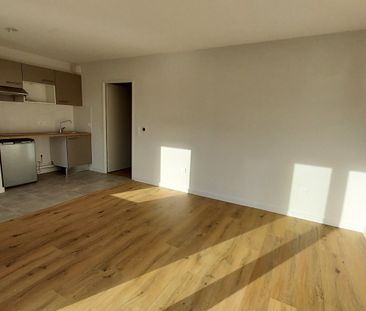 Location Appartement 2 pièces 43m² BRUGUIERES 31150 - Photo 1