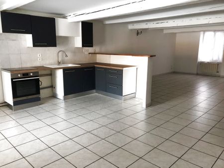 Location Appartement 4 pièces 83m² ST VALLIER 26240 - Photo 4