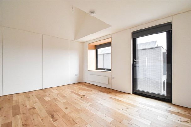 Well presented 4 bedroom semi-detached house situated within the growing community of Northstowe. Allocated parking. Highly efficient electric heating. Unfurnished. One month rent free. - Photo 1