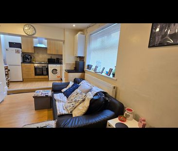 2 Bed Semi-Detached House, Hanover Square, LS3 - Photo 1