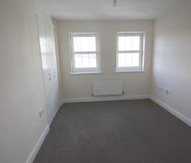 2 bedroom property to rent in London - Photo 4