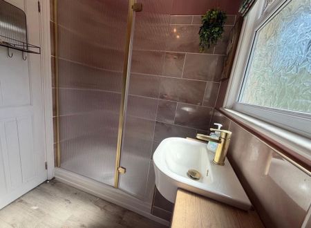 2 bedroom terraced house to rent - Photo 5