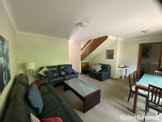 Fully furnished, 2 bedroom unit - Photo 1