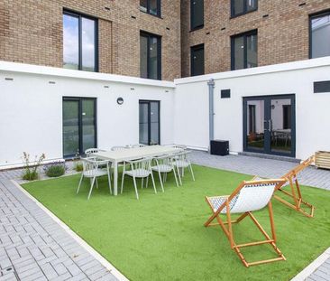 1 bedroom in a flat share to rent - Photo 6