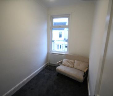 3 bedroom end of terrace house to rent - Photo 3