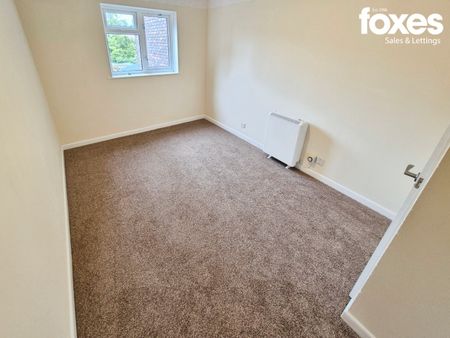 2 bed flat to rent in Moat Court, 42 Branksome Wood Road, Bournemouth, Dorset, BH4 9LA - Photo 4