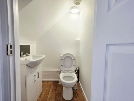 3 bedroom terraced house to rent - Photo 4