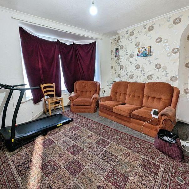 3 bedroom semi-detached house to rent - Photo 1