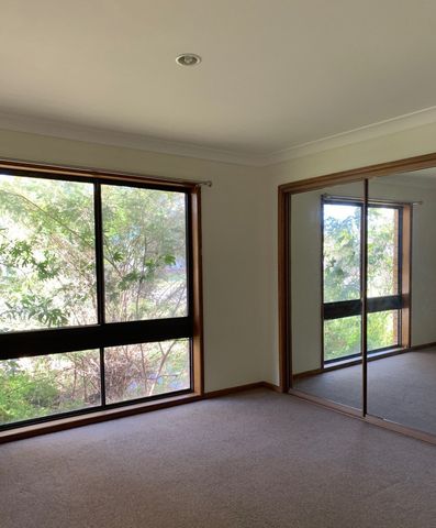 3 Bedroom - 2 Bathroom - Location close to cafes, shops - Photo 2