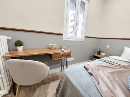 Calle Antonio Toledano, Madrid, Community of Madrid 28028 - Photo 3