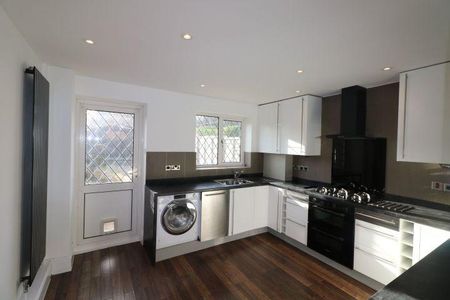2 bedroom semi-detached house to rent - Photo 4