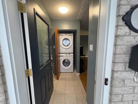 For Lease - 34 Glenroy Road, London South, Ontario - Photo 3