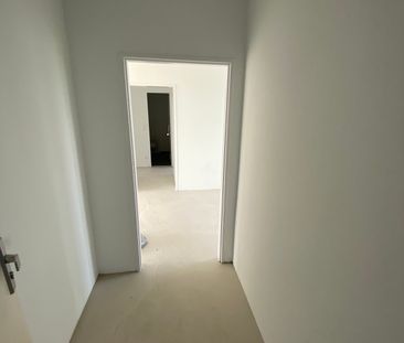 Schöne 3-Zimmer-Dachgeschosswohung mit Weitblick // DG, rechts - Photo 1
