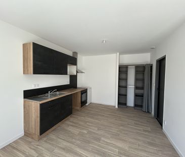 Location Appartement 2 pièces 34m² FLAVIN 12450 - Photo 2