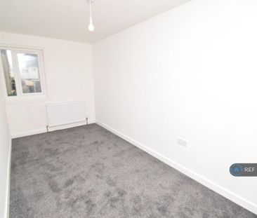 2 bedroom semi-detached house to rent - Photo 2