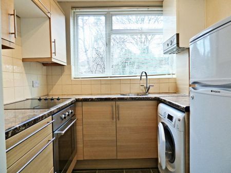 2 bedroom ground floor maisonette to rent - Photo 5