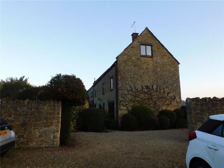 4 bedroom semi-detached house to rent - Photo 5