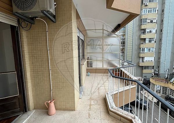 Apartamento T3 em Lisboa