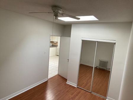 For Lease - 2890 Lake Shore Boulevard Unit# Apt. 3, Toronto, Ontario - Photo 2