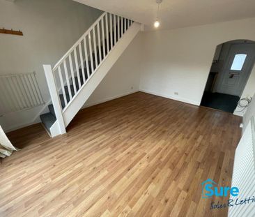 2 bedroom terraced house to rent - Photo 2