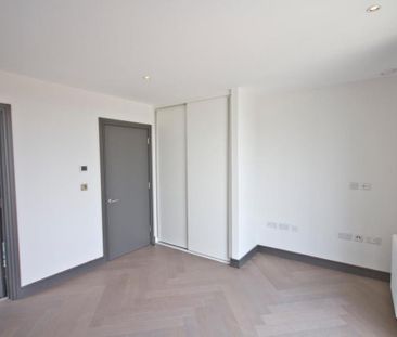 2 bedroom penthouse to rent - Photo 2