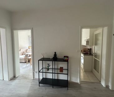 Sunny 3-Room Apartment with Balcony in Lugano – Available from Nove... - Photo 2