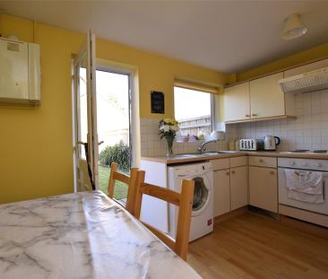 2 bedroom semi-detached house to rent - Photo 5