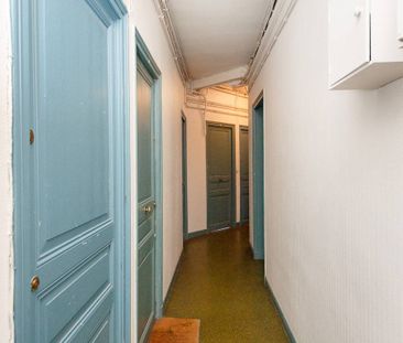 Logement à Paris, Location meublée - Photo 5