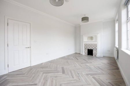 4 bedroom apartment to rent - Photo 3