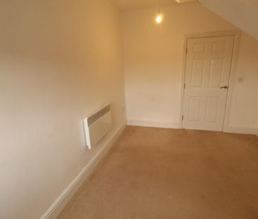2 bedroom Flat To Let - Photo 2