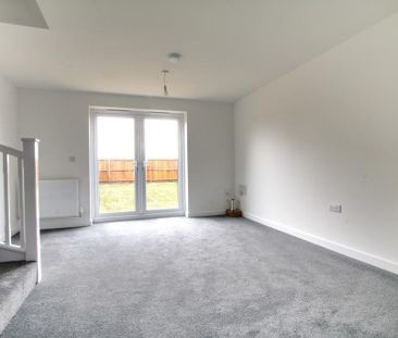 2 bedroom semi-detached house to rent - Photo 2