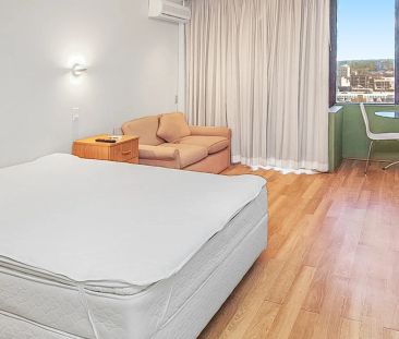 Stylish Furnished Studio in the Heart of Parramatta CBD! - Photo 1