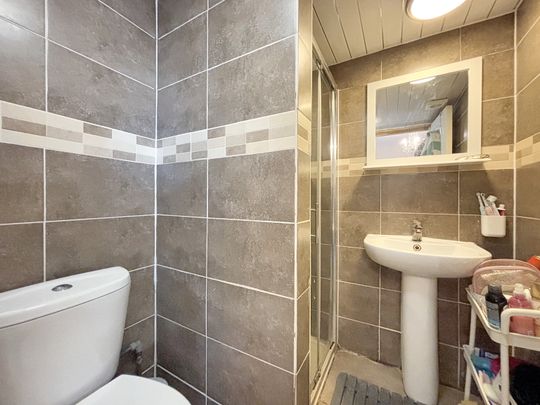 🌈💜 BEAUTIFUL VICTORIAN PROPERTY - LOUNGE, CLEANER & INC ALL BILLS Room 2 - Photo 1