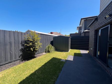 21 Kiddle Street, Fawkner VIC 3060 - Photo 3